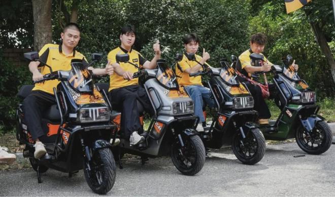 场出街有面充满电150公里轻松跑！开元ky棋牌推荐两款超长续航电摩登(图3)