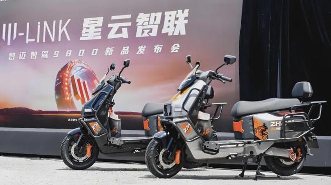 场出街有面充满电150公里轻松跑!开元ky棋牌推荐两款超长续航电摩登(图5) 场出街有面充满电150公里轻松跑!开元ky棋牌推荐两款超长续航电摩登(图5)