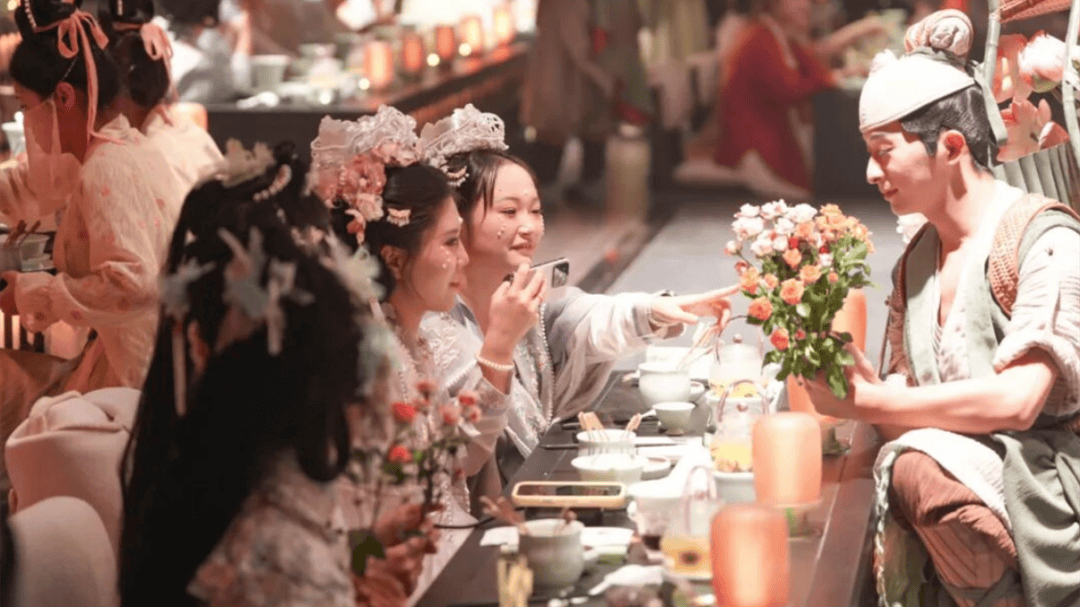 道：72个情绪价值营造标杆案例开元棋牌网站旅游餐饮场景破局之(图19)